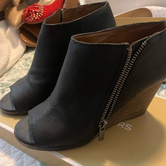 #leather #luckybrand #fall #booties - Picture 1 of 2